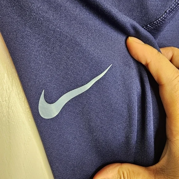 Nike Pro Women's Hyperwarm Half Zip Pullover Navy Size M - Picture 3 of 9